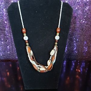 🌺 Beaded necklace